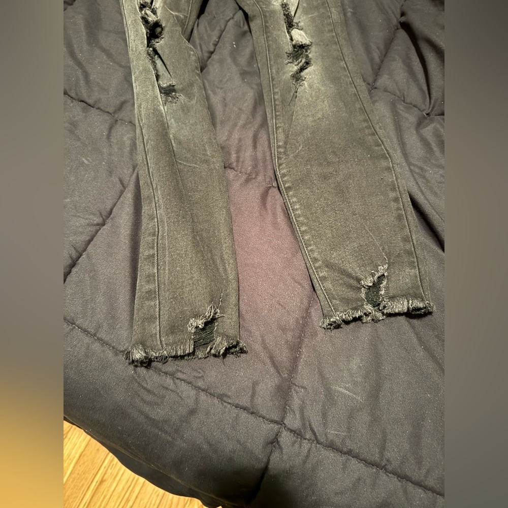 🖤here we go again distressed skinny jeans🖤 - Picture 8 of 13